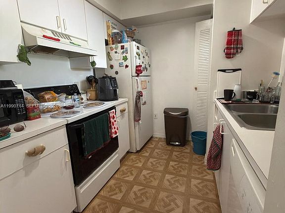3rd image of 12154 Saint Andrews Pl APT 208
