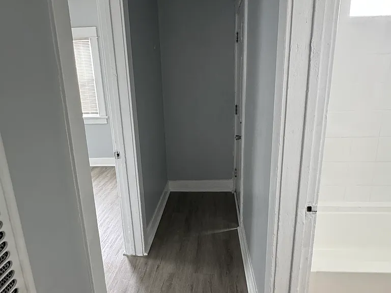 429 W Cowles St — Photo 11