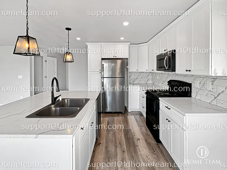 405 Maple Ave NW — Photo 6