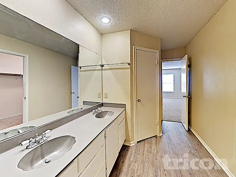 8015 Chestnut Barr Dr — Photo 8