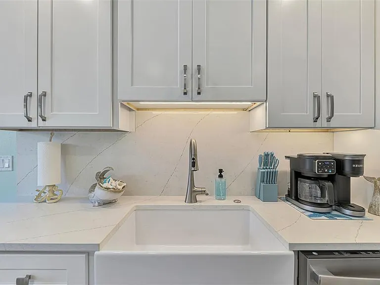 307 Avenida De Paradisio — Photo 22