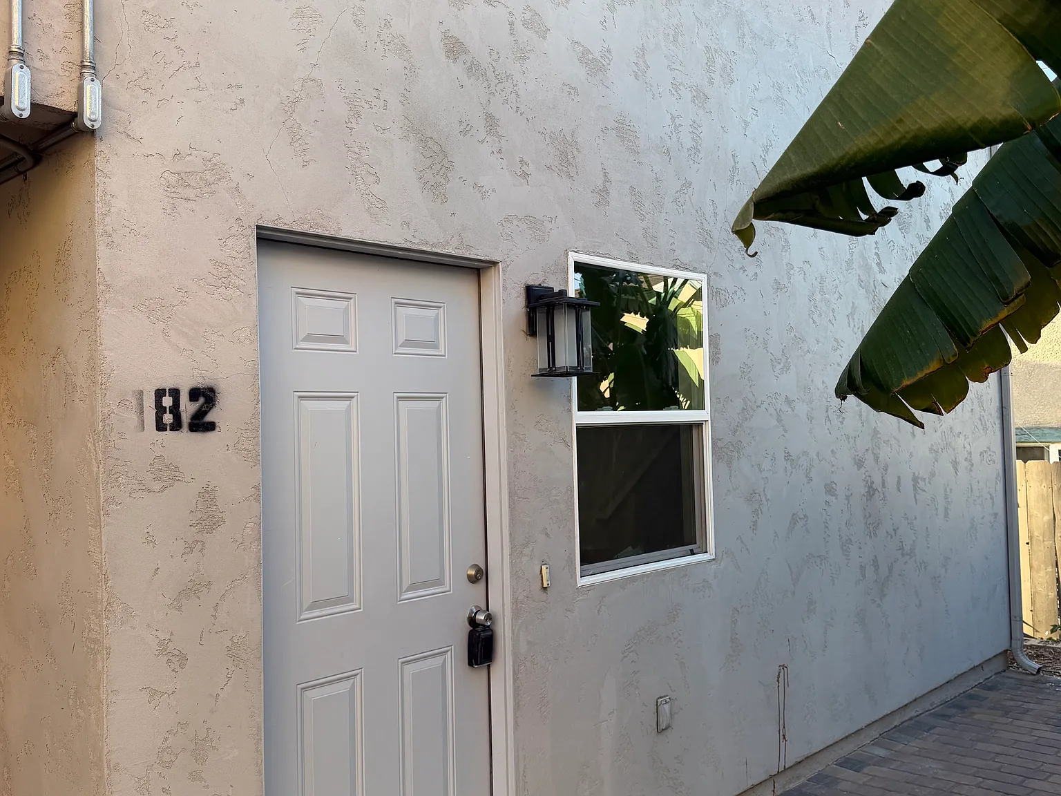 3 bed, 1200 sqft, $3,150 — Photo 1
