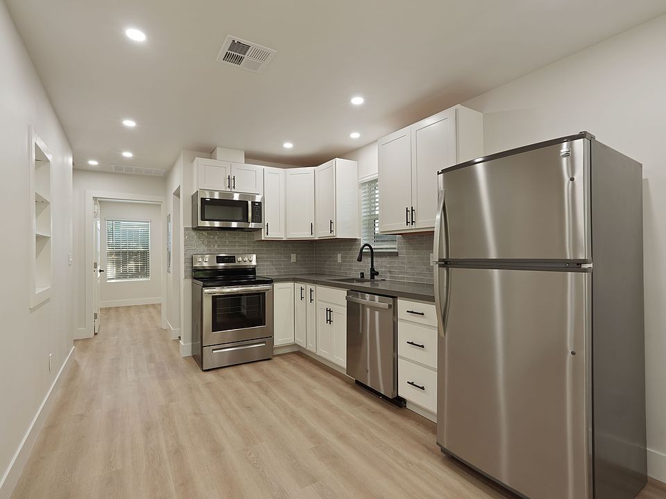 1st image of 5957 15th Ave