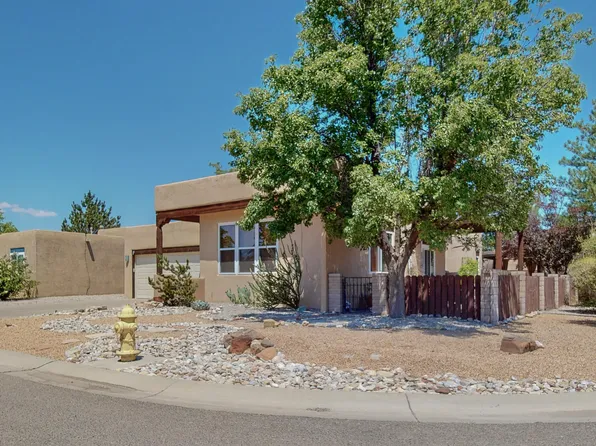 373 La Chamisal Ln NW, Los Ranchos De Albuquerque, NM 87107