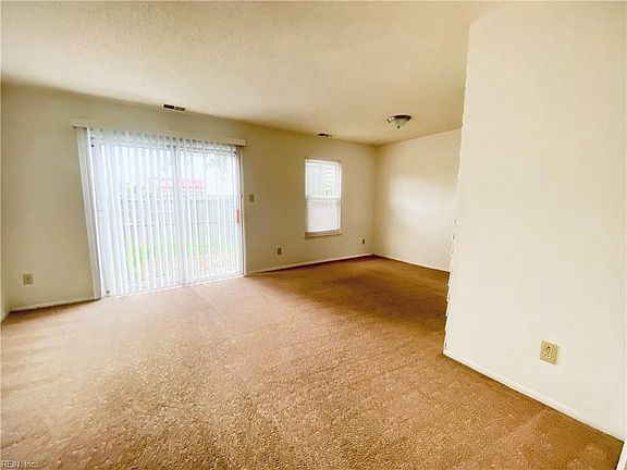 3rd image of 3606 Sylvan Ln