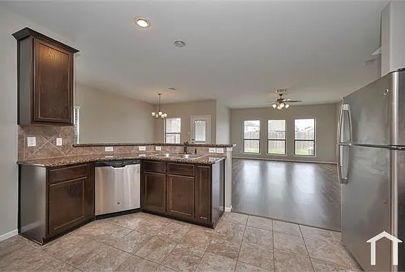 18210 Amalfi Coast Dr — Photo 24