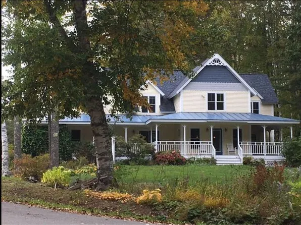 21 Verona St, Northport, ME 04849