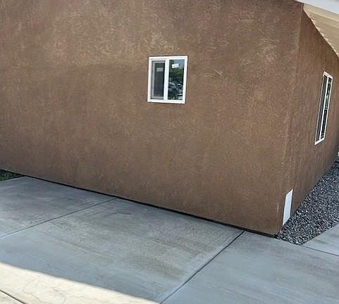 3rd image of 1070 W 10th St