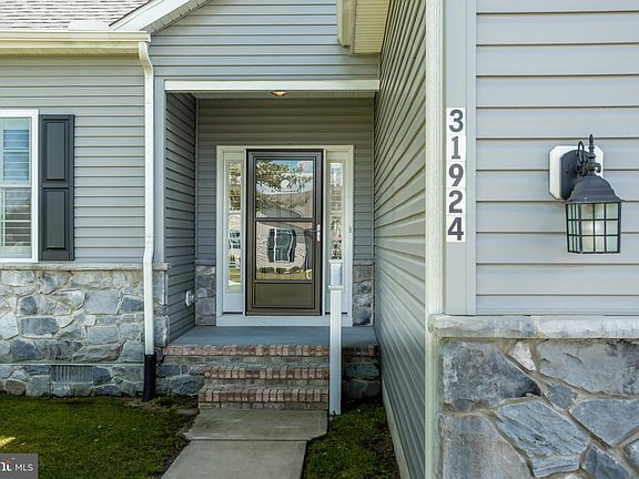 2nd image of 31924 Chelsea Ct