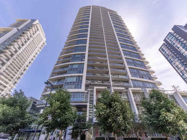13308 Central Ave #3303, Surrey, BC V3T 0M4