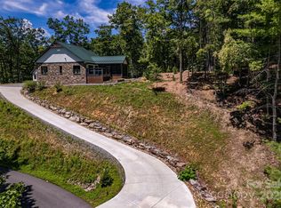 401 Moonbeam Xing, Marshall, NC 28753