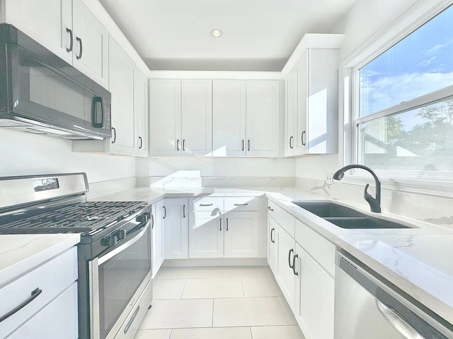 333 N. Oakhurst Dr. — Photo 4