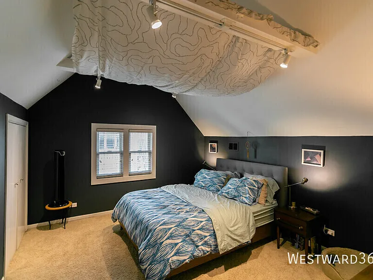 3934 N Hermitage Ave #CH — Photo 6