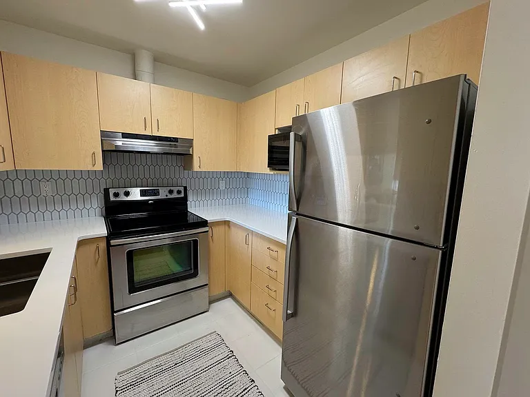 1010 Howe St #409 — Photo 6