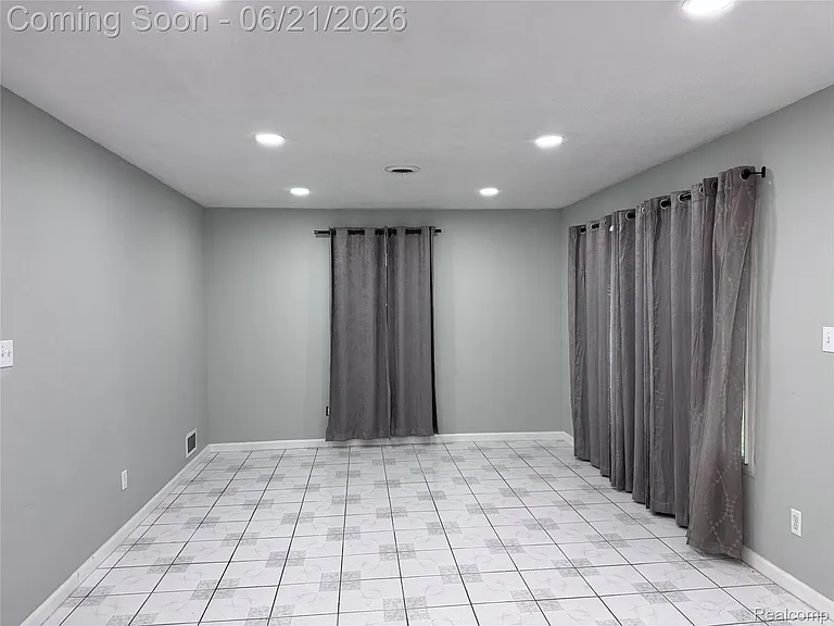1412 E Goulson Ave — Photo 7