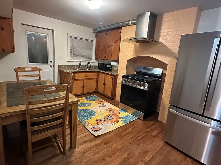 300 Lark St #BASEMENT — Photo 9