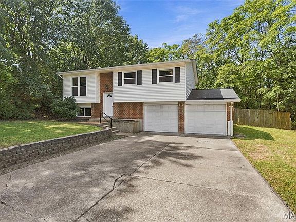 2nd image of 5015 Country Ridge Dr