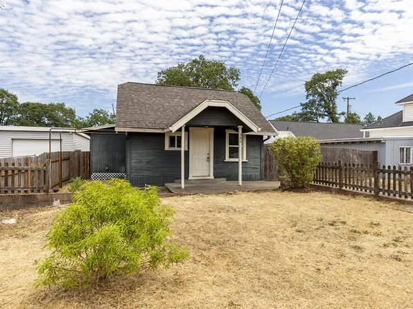 390 S 14th St, Saint Helens, OR 97051