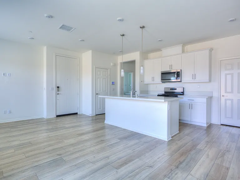 202 Bonita Ln — Photo 3