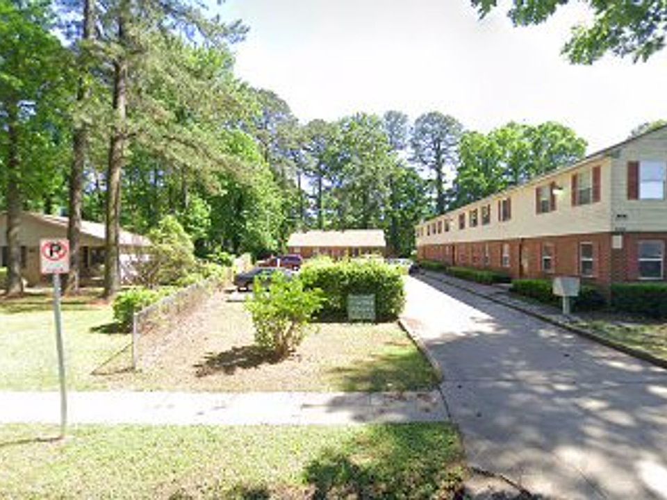 1st image of 3547 Mangrove Ave APT B