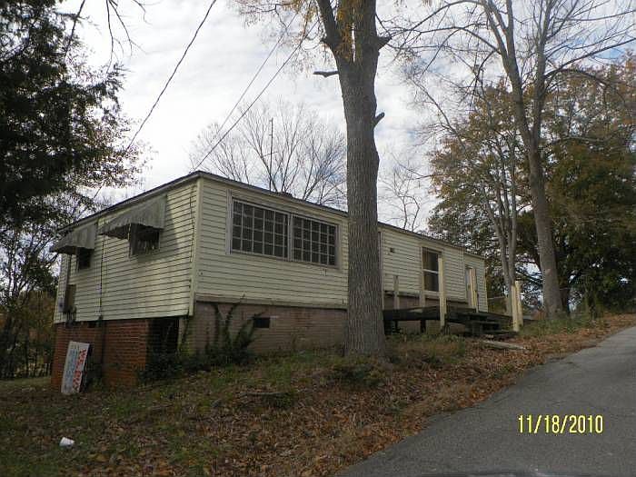 2nd image of 1153 6th St