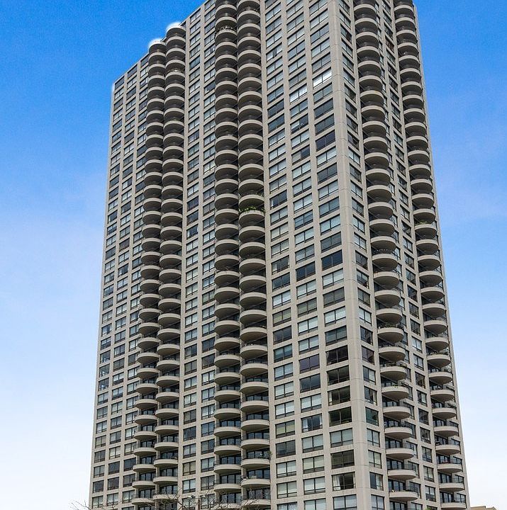 1st image of 2020 N Lincoln Park W APT 14C