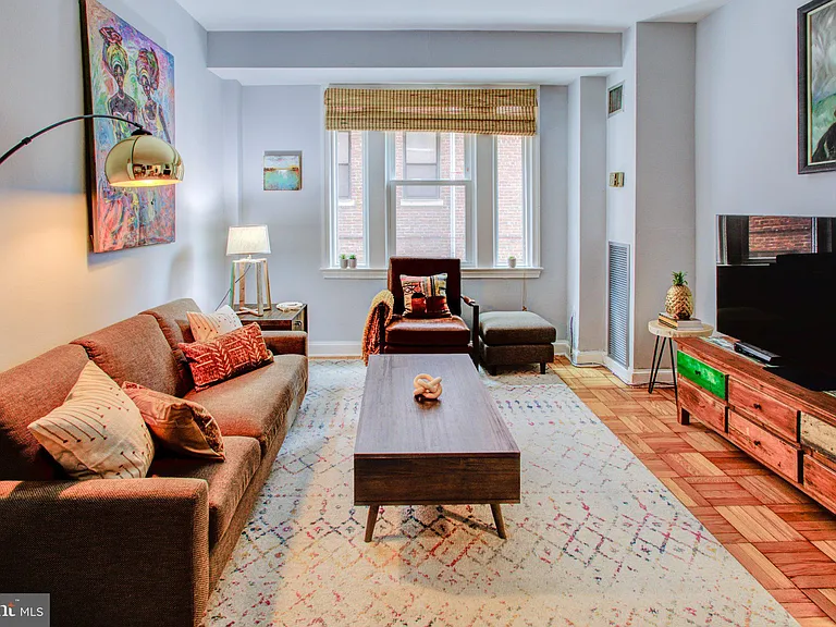 2515 K St NW #210 — Photo 2