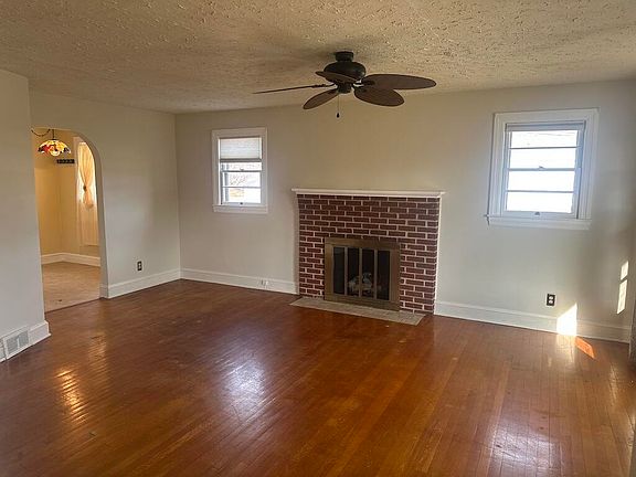 4th image of 1275 Radford St