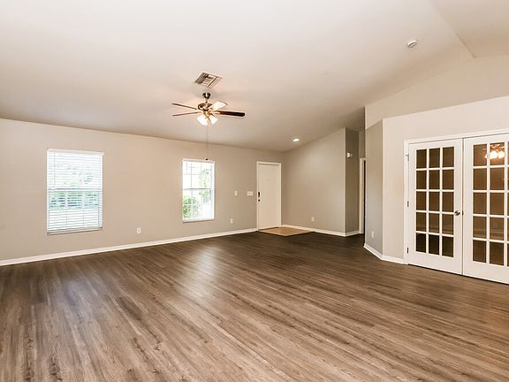 4th image of 935 Green St E