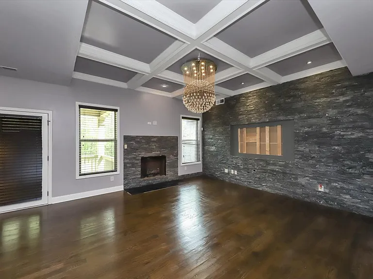 6059 Cove Park Dr — Photo 11
