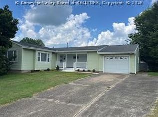 709 McIntosh Ave, Ravenswood, WV 26164