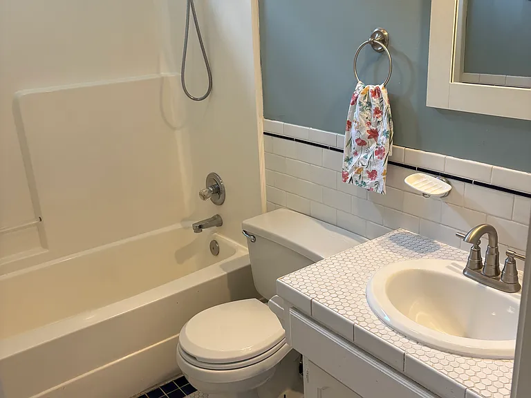 11834 Virginia Ave — Photo 24
