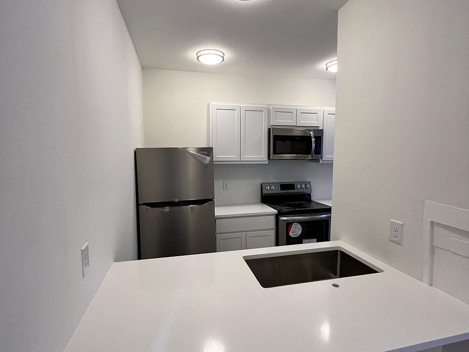 1st image of 5211 Worth St #3