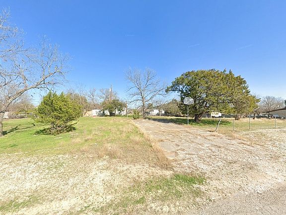 2nd image of 3915 Quail Hollow Rd