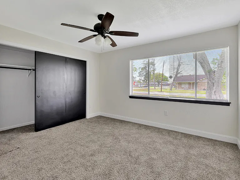 9010 Freeland St — Photo 12