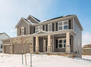 810 NE Owl Ridge Ln, Waukee, IA 50263