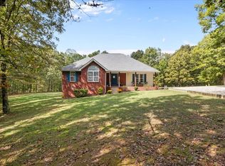 210 T H Hooper Ln, Mc Ewen, TN 37101