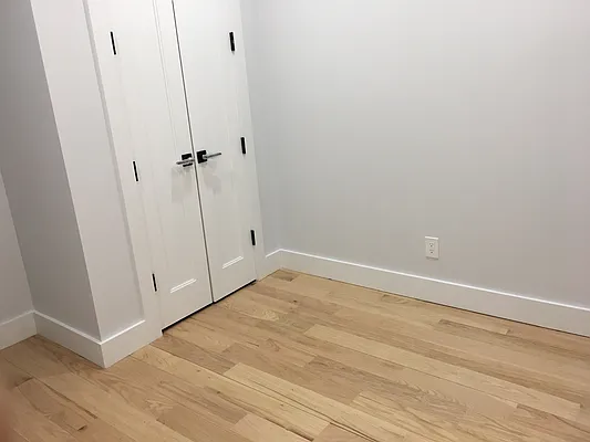 Rented by Evergreen Realty & Investments | media 8