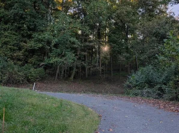 2006 Bryanna Ct, Morgantown, WV 26508