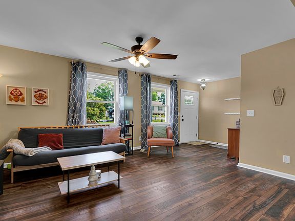 4th image of 15 Childress Cir