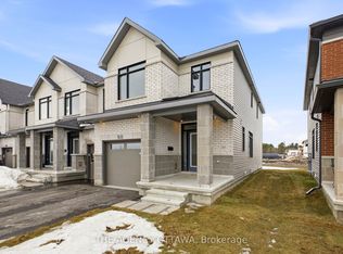 1132 Spoor St, Ottawa, ON K2K1X7