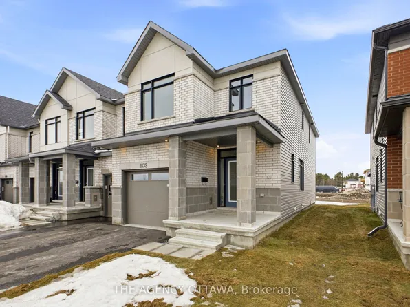 1132 Spoor St, Ottawa, ON K2K 1X7