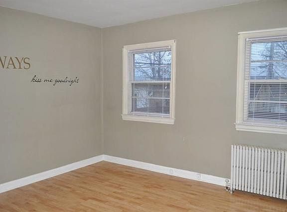 2nd image of 208 Carlton Ter