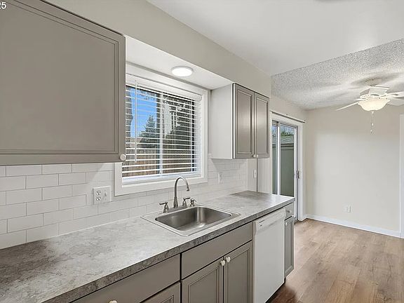 2nd image of 15609 SE 1st St #15609