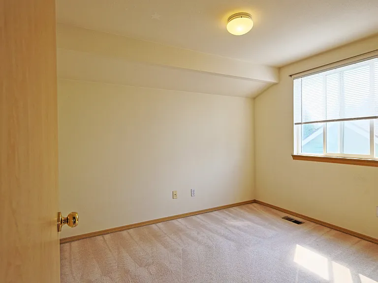 4006 NE 18th St — Photo 34