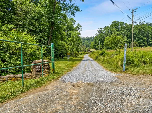 198 Brooks Branch Rd, Leicester, NC 28748