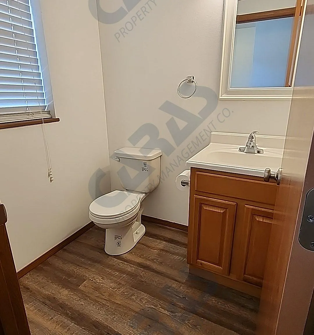 3 bed, 2.5 bath, 1200 sqft, $1,600 — Photo 3