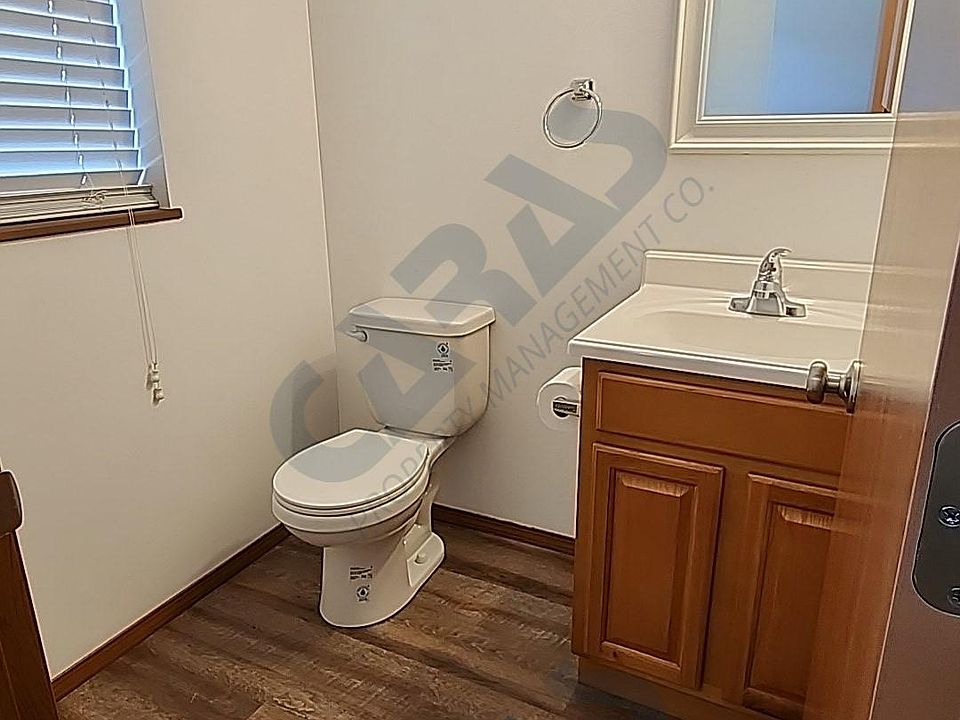 Downstairs 1/2 bath