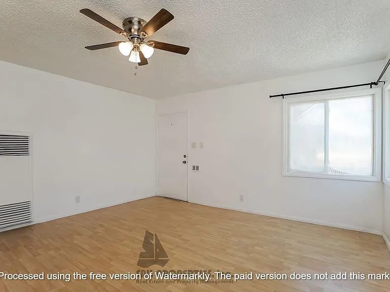 2513 E Tyler St — Photo 3