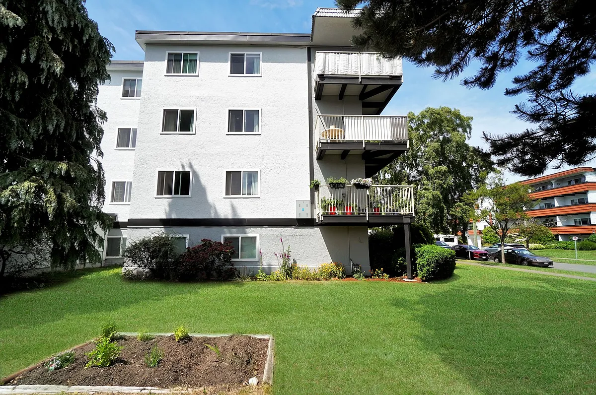 Casa Montego Apartments — Photo 2
